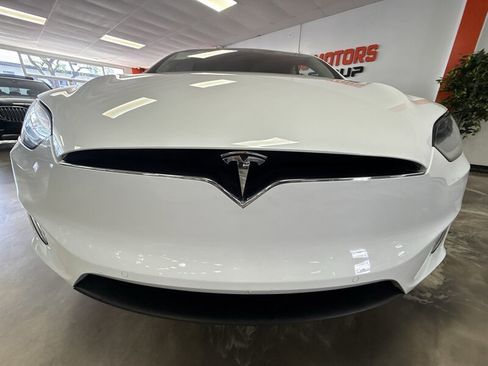 Used 2016 Tesla Model X 75D image 8