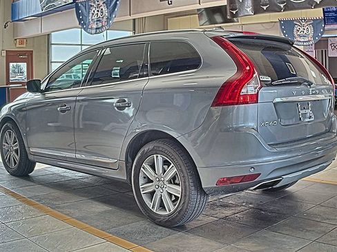 Used 2017 Volvo XC60 T5 Inscription FWD image 2