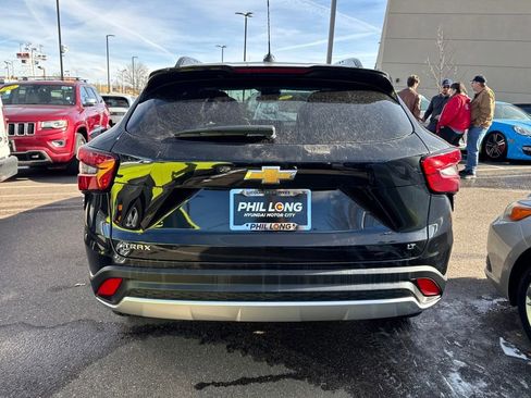 Used 2024 Chevrolet Trax LT image 10