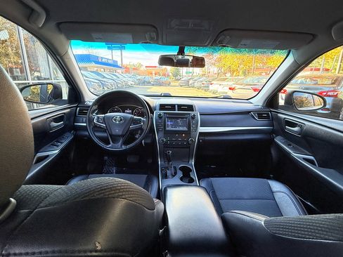 Used 2017 Toyota Camry SE image 27