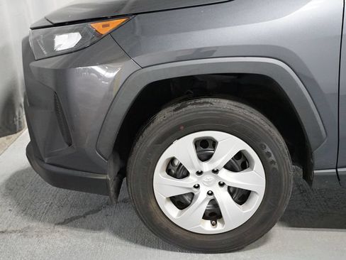 Used 2022 Toyota RAV4 LE FWD image 5