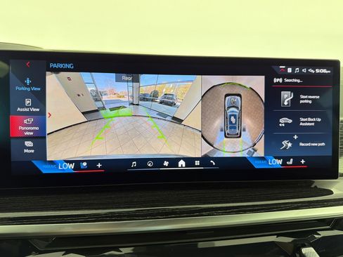 Certified 2025 BMW X7 M60i image 31