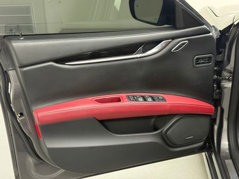 Used 2018 Maserati Ghibli S GranLusso image 15