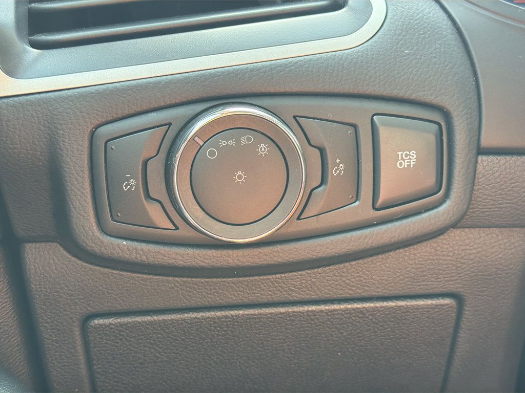 Used 2024 Ford Edge SEL AWD/4WD image 12