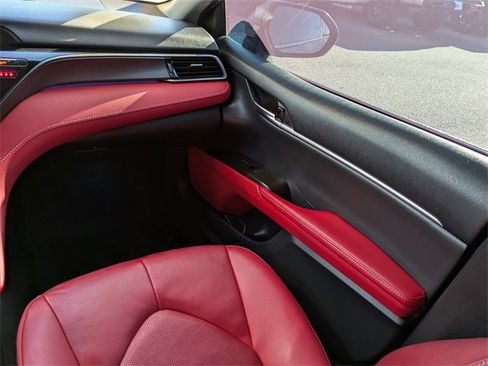 Used 2021 Toyota Camry XSE image 15