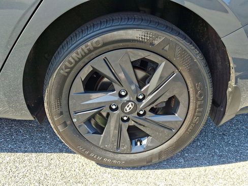 Certified 2023 Hyundai Elantra SEL FWD image 8