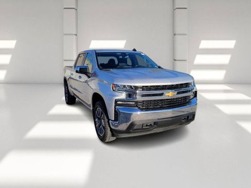 Used 2021 Chevrolet Silverado 1500 LT w/ Z71 Off-Road Package image 3