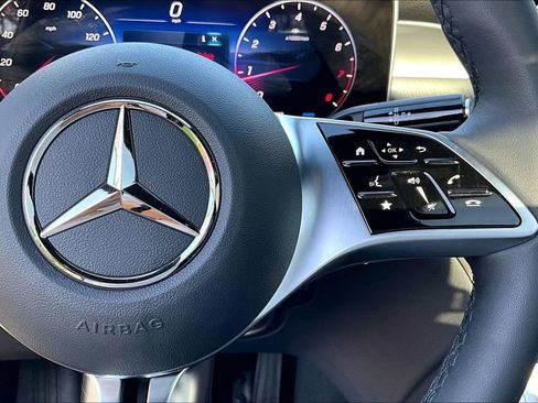 Used 2026 Mercedes-Benz GLC 300 4MATIC image 21