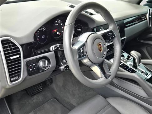 Used 2023 Porsche Cayenne AWD/4WD image 10