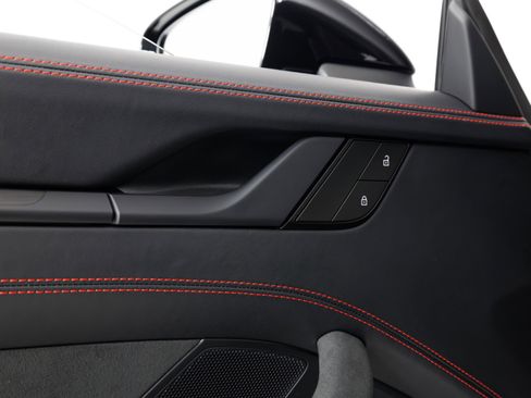 Used 2025 Porsche 911 GT3 RWD image 33