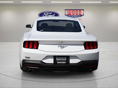 Used 2026 Ford Mustang Coupe RWD image 4