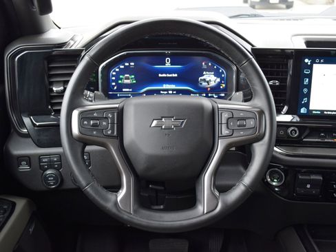 Used 2024 Chevrolet Silverado 1500 ZR2 AWD/4WD image 8