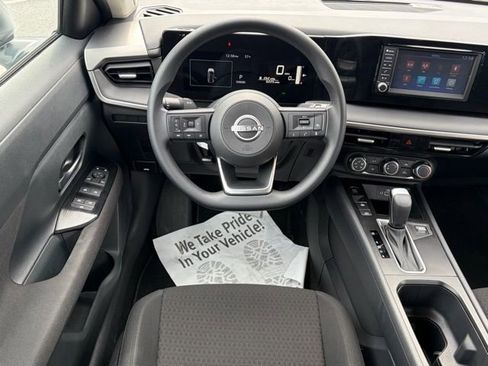 Used 2025 Nissan Kicks S image 31