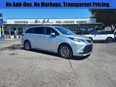 Used 2021 Toyota Sienna XLE