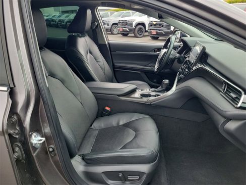 Used 2022 Toyota Camry XSE image 33