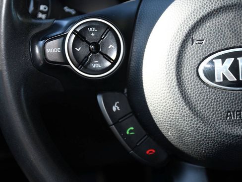 Used 2015 Kia Soul + FWD image 27