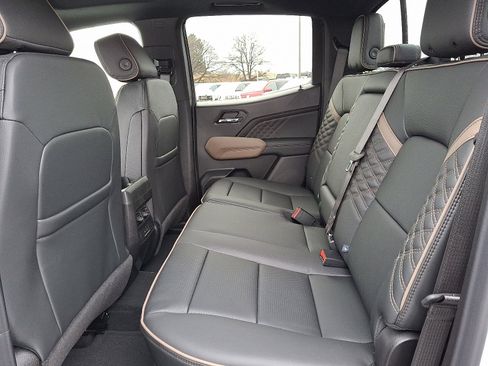 New 2026 GMC Canyon Denali image 5