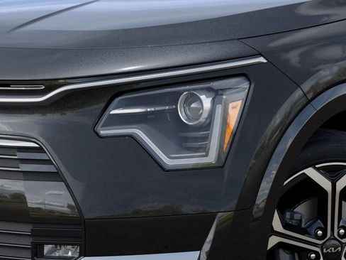New 2025 Kia Niro EX Touring image 10