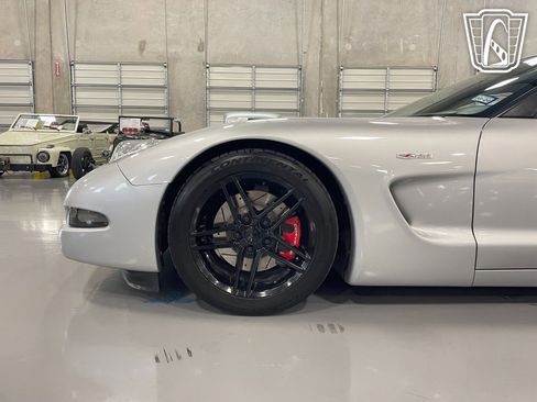 Used 2002 Chevrolet Corvette Z06 w/ Memory Pkg image 19