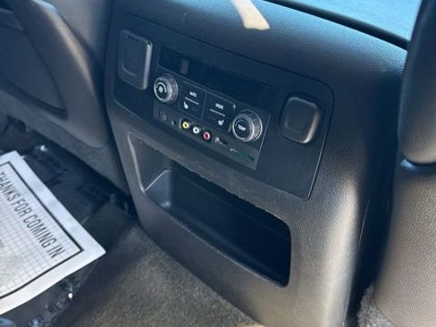 Used 2016 GMC Yukon XL SLT w/ Open Road Package image 22