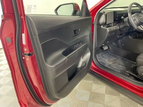 Used 2025 Hyundai Kona SEL FWD image 15