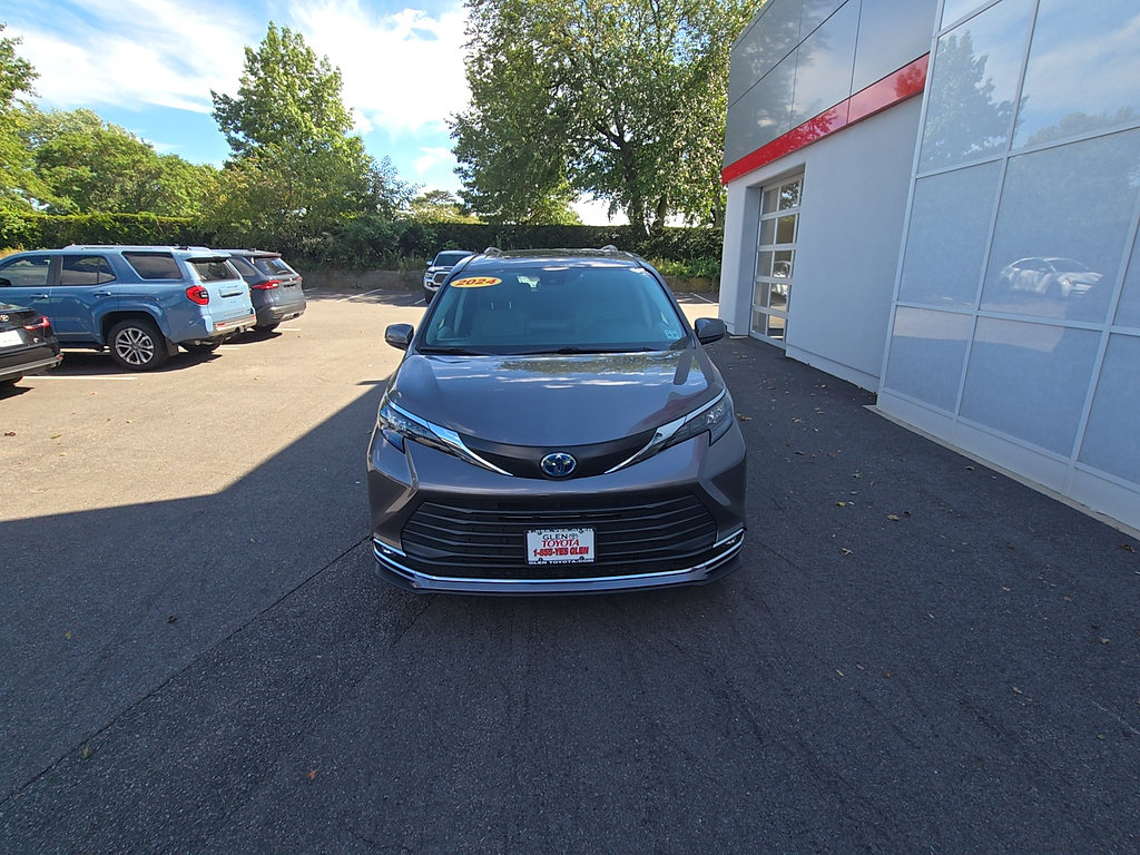 Certified 2024 Toyota Sienna XLE w/ XLE Plus Package AWD/4WD image 1
