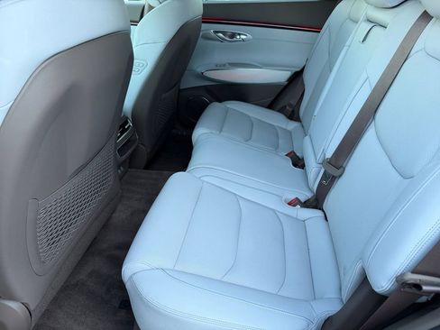 New 2026 Genesis GV70 2.5T Advanced AWD/4WD image 14