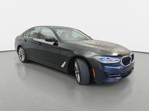 Used 2021 BMW 540i w/ Premium Package image 3