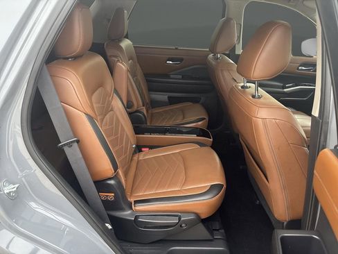 Used 2023 Nissan Pathfinder Platinum w/ Lighting Package (N93) image 31