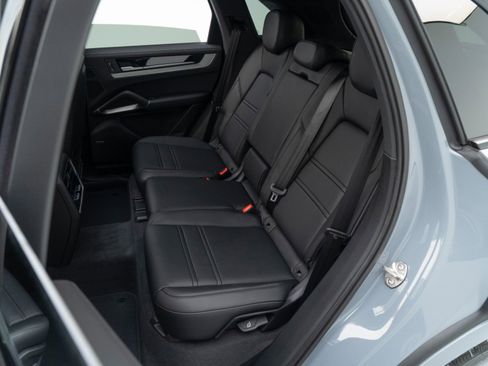 New 2026 Porsche Cayenne S image 30