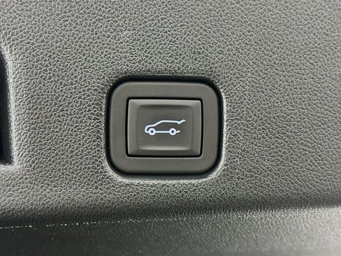 Used 2025 Buick Enclave Preferred image 32