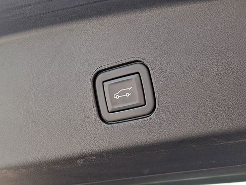 Used 2024 Cadillac Lyriq Luxury AWD/4WD image 31
