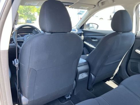 Used 2025 Nissan Sentra SV FWD image 33