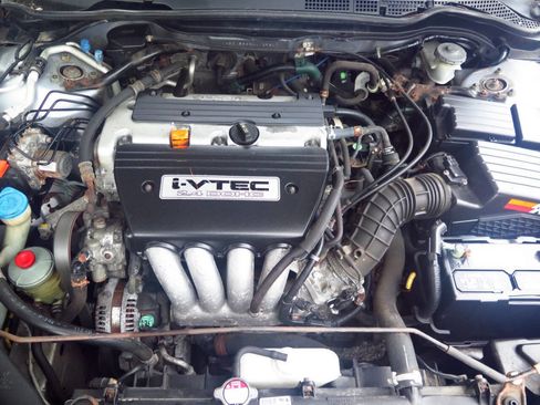 Used 2004 Honda Accord LX image 25