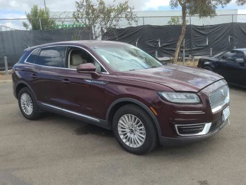 Used 2019 Lincoln Nautilus Premier AWD/4WD image 3