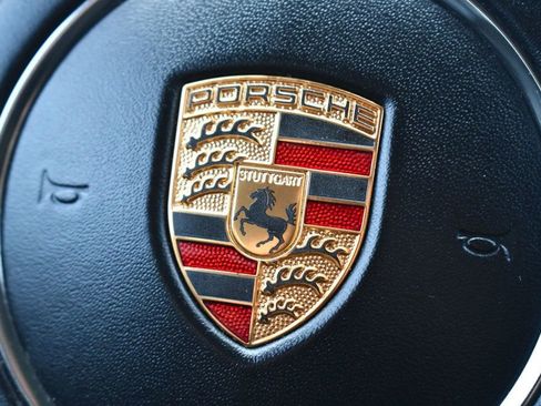 Used 2015 Porsche Macan Turbo image 17