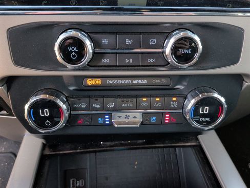 Used 2022 Ford F250 Lariat w/ Tremor Off-Road Package AWD/4WD image 33