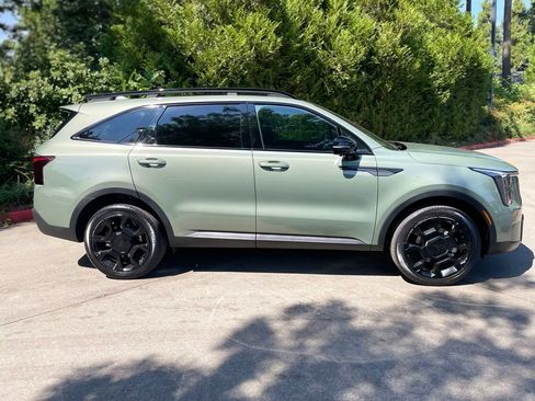 Certified 2025 Kia Sorento SX Prestige AWD/4WD image 3
