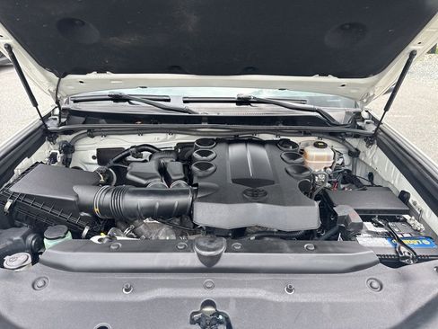 Used 2018 Toyota 4Runner Limited image 37