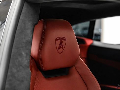Used 2022 Lamborghini Urus image 55