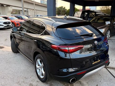 Used 2019 Alfa Romeo Stelvio image 4