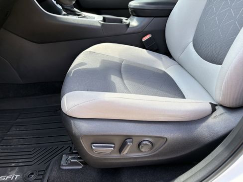 Used 2024 Toyota RAV4 XLE w/ Convenience Package image 28