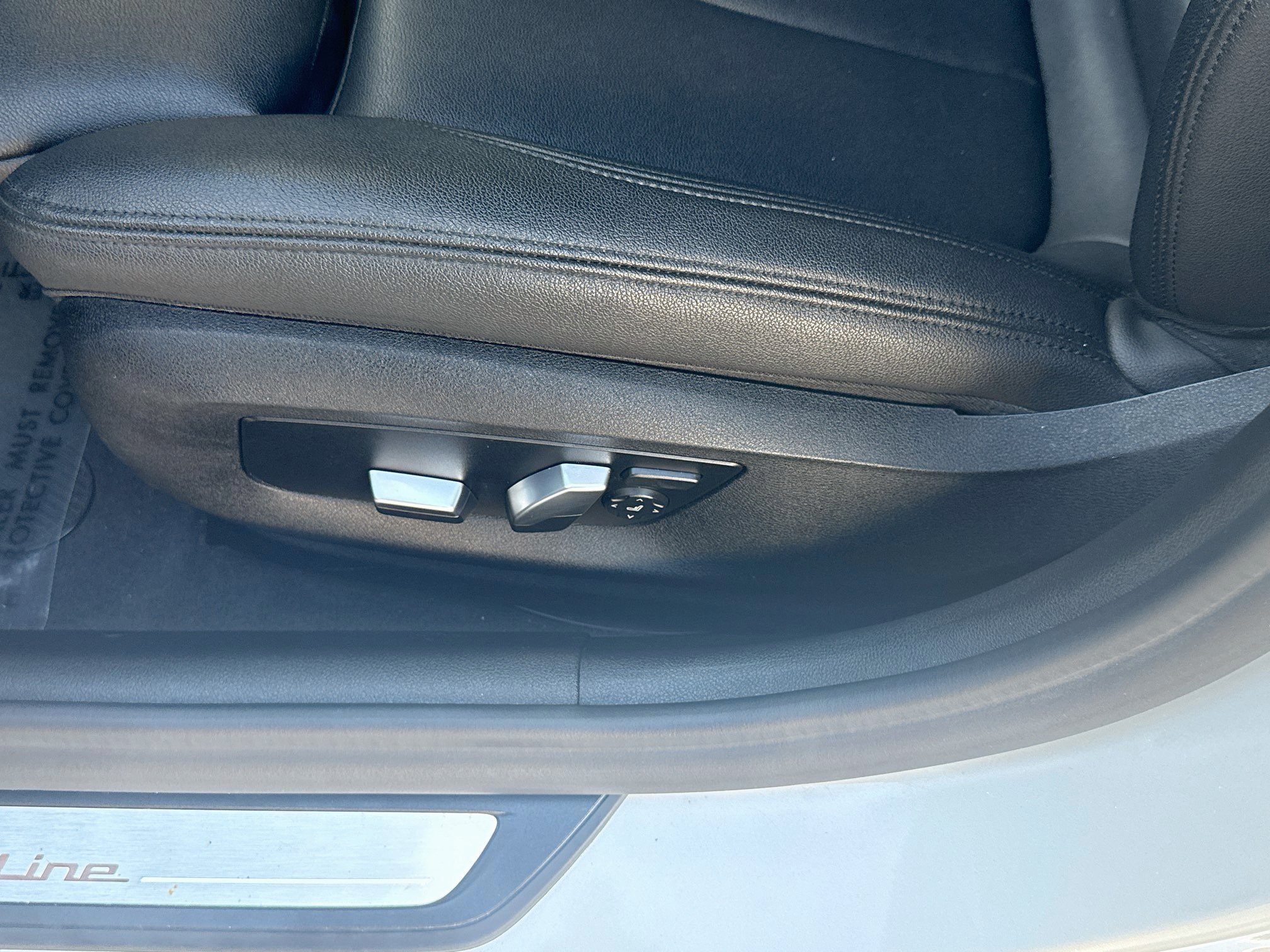 Used 2020 BMW 530i RWD image 16