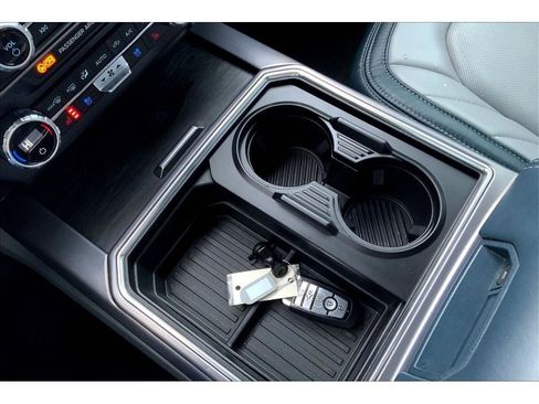 Used 2022 Ford F350 Limited image 19