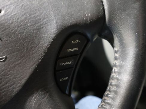 Used 2004 Chrysler Town & Country Limited image 27