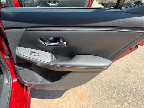 Used 2020 Nissan Sentra SR w/ Premium Package FWD image 30
