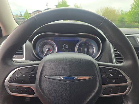 Used 2021 Chrysler 300 Touring w/ Chrome Appearance Package RWD image 28