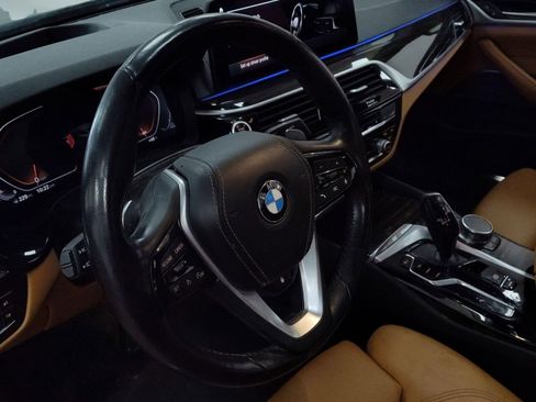 Used 2023 BMW 530i xDrive w/ Premium Package image 15