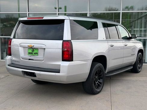 Used 2019 Chevrolet Suburban LT image 7
