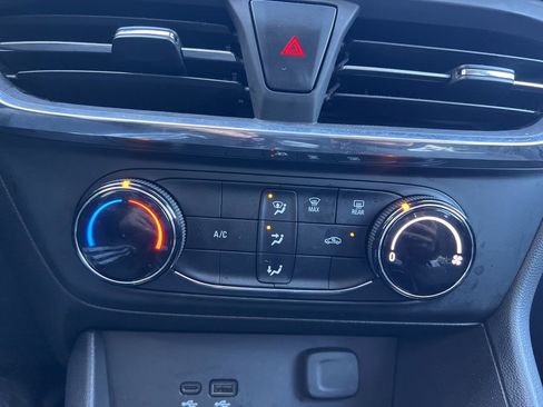 Used 2025 Buick Encore GX Preferred image 20